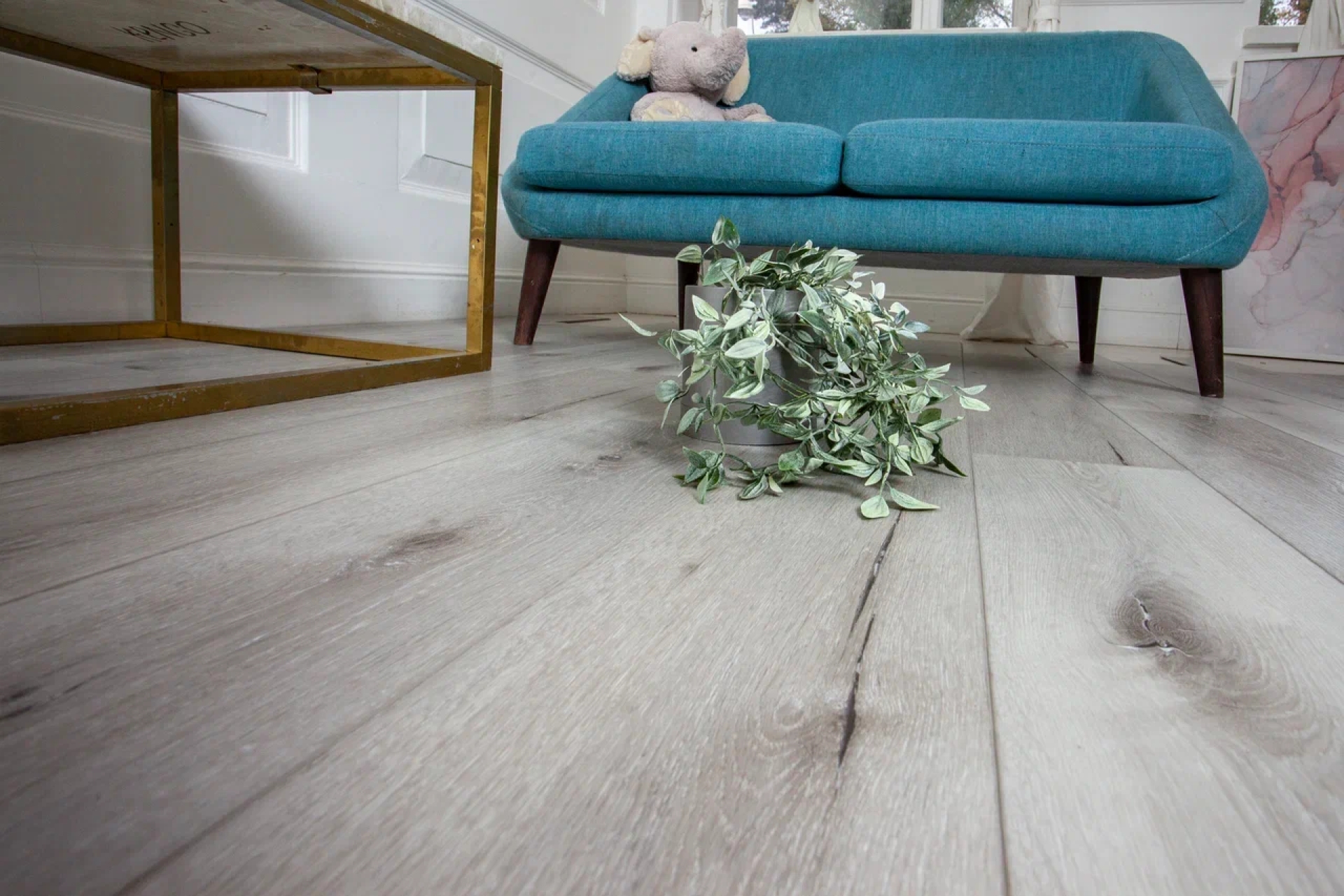 Усовершенствованная кварц-виниловая плитка «Damy Floor» Дуб Классический Серый (1227*187*2,5 мм) — купить в Пензе