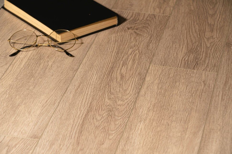 Виниловый ламинат "Bonkeel" Style Дуб Гарднер (1200*125*4 мм) — купить в Пензе