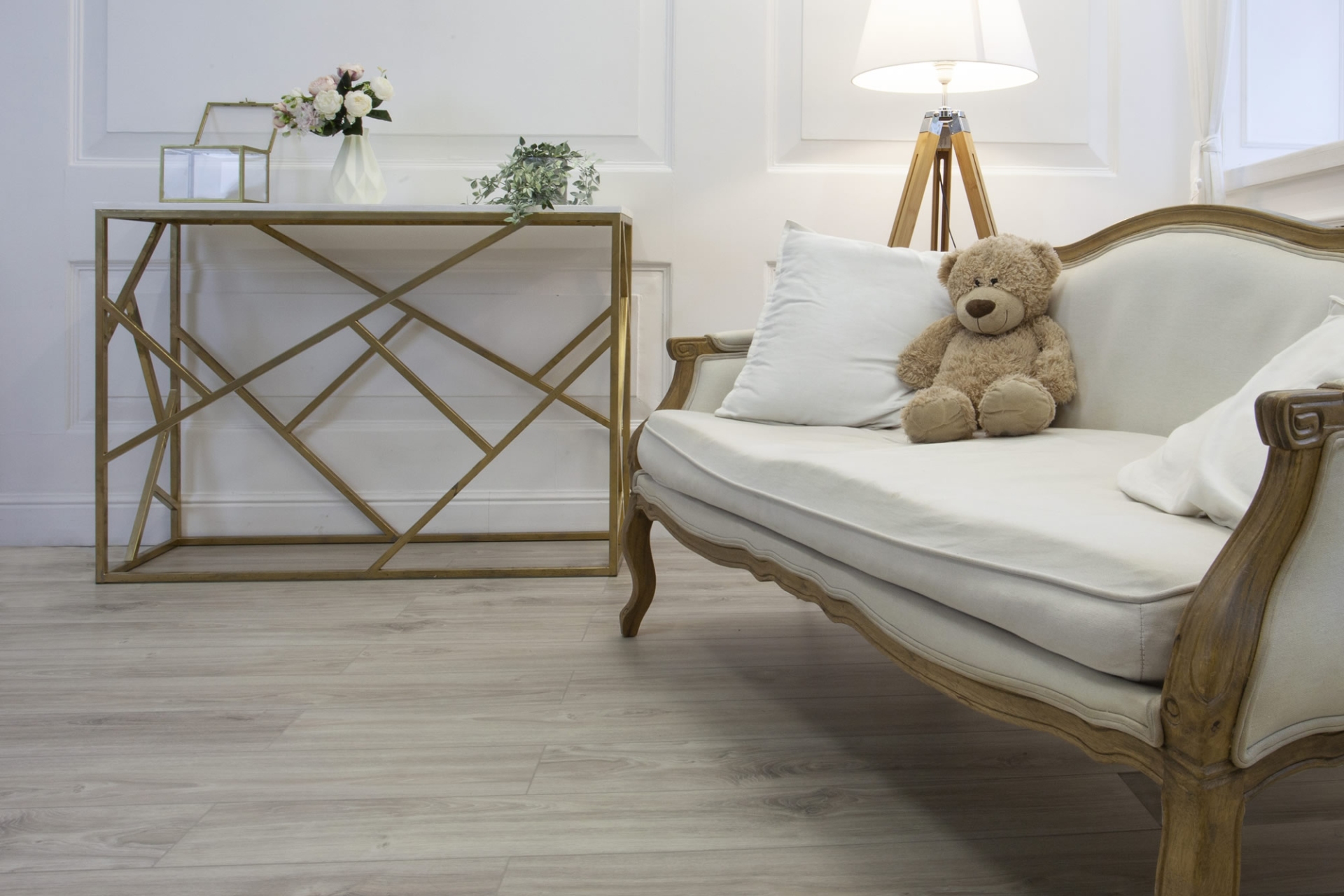 Усовершенствованная кварц-виниловая плитка «Damy Floor» Дуб Белый (1227*187*2,5 мм) — купить в Пензе